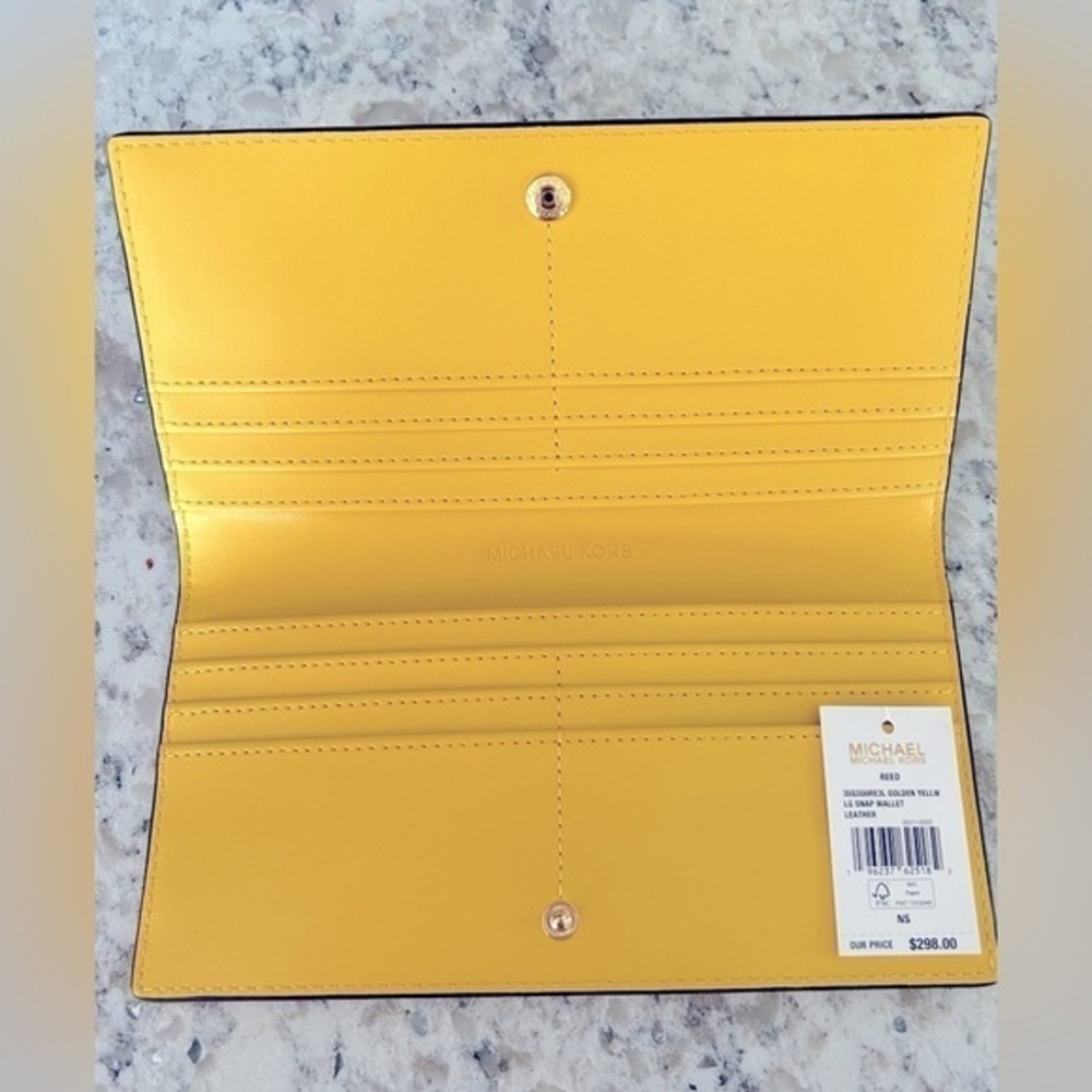 Michael Kors Large Reed Leather Snap Wallet - Picture 5 of 10